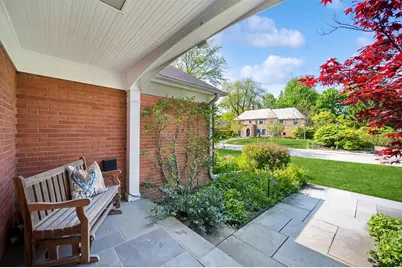 2407 Iroquois Road, Wilmette, IL 60091 - Photo 4