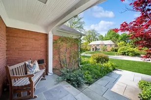 2407 Iroquois Rd, Wilmette, IL 60091 - Photo 4
