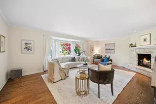 2407 Iroquois Rd, Wilmette, IL 60091 - Photo 8