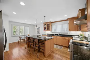 2407 Iroquois Rd, Wilmette, IL 60091 - Photo 12