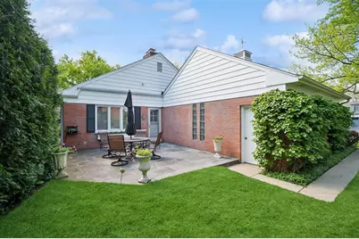 2407 Iroquois Road, Wilmette, IL 60091 - Photo 28