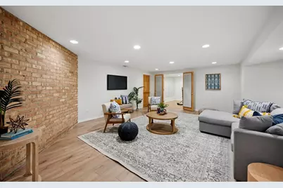 2407 Iroquois Road, Wilmette, IL 60091 - Photo 24