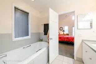 1410 E 48th St, Chicago, IL 60615 - Photo 10