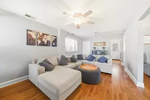 581 Charing Cross Rd, Elk Grove Village, IL 60007 - Photo 4