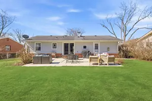 581 Charing Cross Rd, Elk Grove Village, IL 60007 - Photo 16