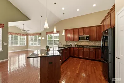 700 Cheshire Court, Oswego, IL 60543 - Photo 8