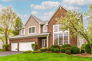 1695 Natures Way, Lindenhurst, IL 60046 - Photo 2
