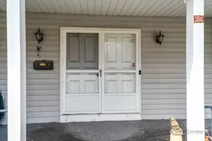 1009 Hampton Ct, McHenry, IL 60050 - Photo 2