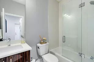 1446 W Cortez Ave, Chicago, IL 60642 - Photo 14