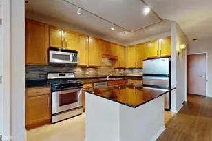 210 S Desplaines St, Chicago, IL 60661 - Photo 4