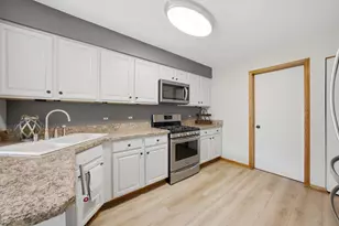 7770 Bristol Park Dr, Tinley Park, IL 60477 - Photo 12