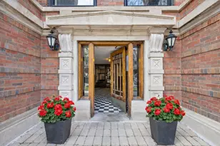 5802 S Blackstone Ave, Chicago, IL 60637 - Photo 2