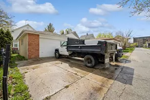 225 Burchell Ave, Highwood, IL 60040 - Photo 16