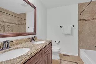 141 Manchester Ct, Buffalo Grove, IL 60089 - Photo 30