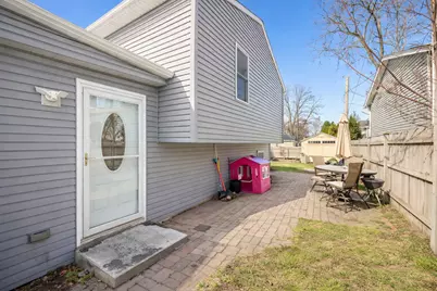 410 W Riverside Drive, Lakemoor, IL 60051 - Photo 18
