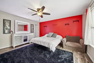 410 W Riverside Dr, Lakemoor, IL 60051 - Photo 8