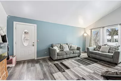 410 W Riverside Drive, Lakemoor, IL 60051 - Photo 4