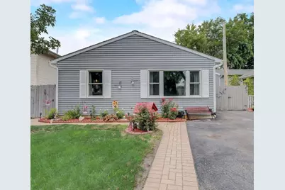 410 W Riverside Drive, Lakemoor, IL 60051 - Photo 1