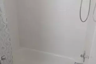 600 Eastview Ct, Schaumburg, IL 60193 - Photo 14