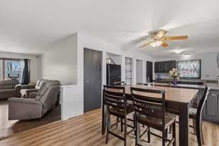 18 McKinley St, Lake in the Hills, IL 60156 - Photo 6