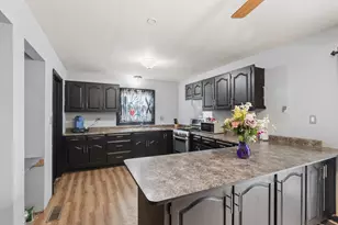 18 McKinley St, Lake in the Hills, IL 60156 - Photo 8