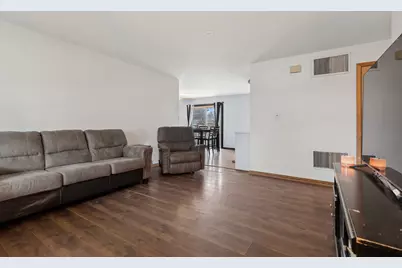 18 McKinley Street, Lake in the Hills, IL 60156 - Photo 2