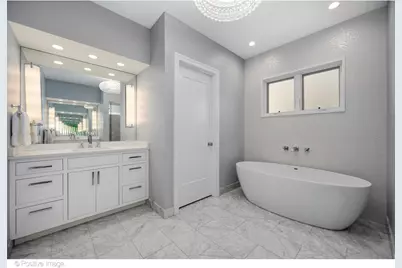 2107 W Bradley Place, Chicago, IL 60618 - Photo 38