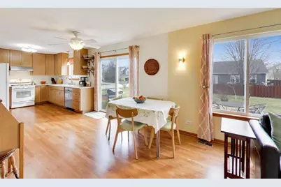 330 Martin Drive, Woodstock, IL 60098 - Photo 10