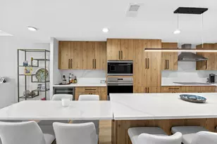 180 E Pearson St, Chicago, IL 60611 - Photo 16