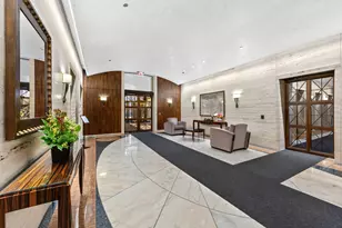 180 E Pearson St, Chicago, IL 60611 - Photo 32