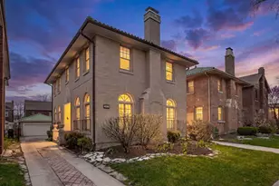 1215 N Linden Ave, Oak Park, IL 60302 - Photo 2