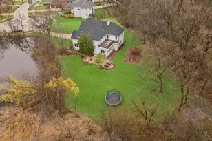 9025 Darien Woods Ct, Darien, IL 60561 - Photo 36