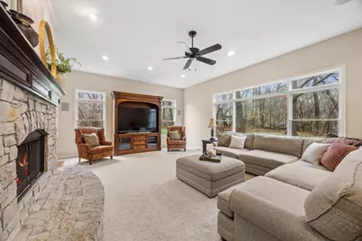 9025 Darien Woods Court, Darien, IL 60561 - Photo 14