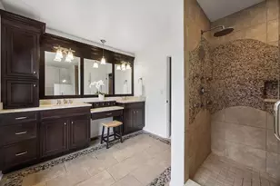 9025 Darien Woods Ct, Darien, IL 60561 - Photo 20