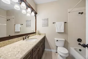 9025 Darien Woods Ct, Darien, IL 60561 - Photo 16