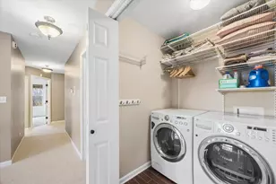 9025 Darien Woods Ct, Darien, IL 60561 - Photo 30