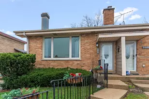 9308 Home Ct, Des Plaines, IL 60016 - Photo 2