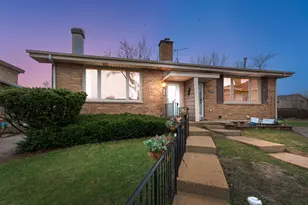 9308 Home Ct, Des Plaines, IL 60016 - Photo 1