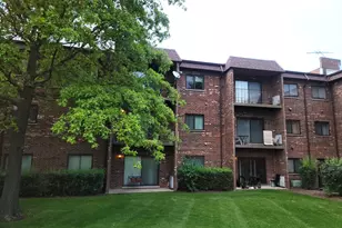 1018 Castilian Ct, Glenview, IL 60025 - Photo 2