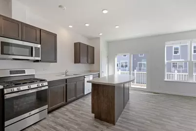 530 Wolverine Drive, Aurora, IL 60502 - Photo 4