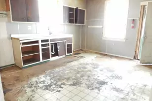 195 W 15th St, Chicago Heights, IL 60411 - Photo 8