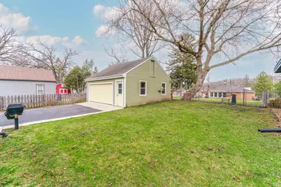 105 Lincoln Avenue, Fox River Grove, IL 60021 - Photo 6