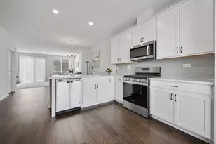 2317 Alumni Dr, Schaumburg, IL 60173 - Photo 4