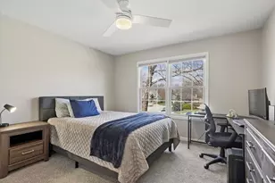 808 Wedgewood Dr, Crystal Lake, IL 60014 - Photo 22