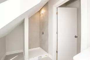 2112 W Roscoe St, Chicago, IL 60618 - Photo 10