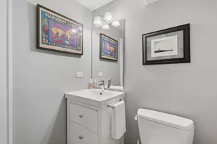 1463 W Sunnyside Ave, Chicago, IL 60640 - Photo 24