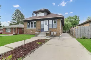 1002 W Marion St, Joliet, IL 60436 - Photo 2
