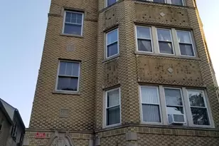 1925 W Belle Plaine Ave, Chicago, IL 60613 - Photo 1