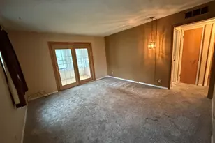1719 Kelly Ave, Crest Hill, IL 60403 - Photo 2