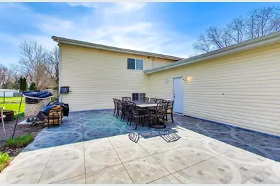 2215 S Bradford Drive, Wheaton, IL 60189 - Photo 36